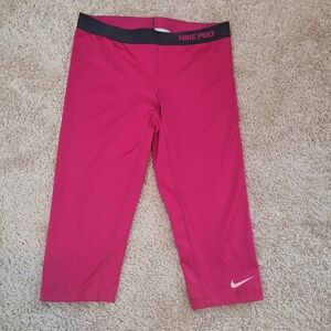 Ladies Size Large Nike Pro Pink Fushia Cropped Legging Dri Fit